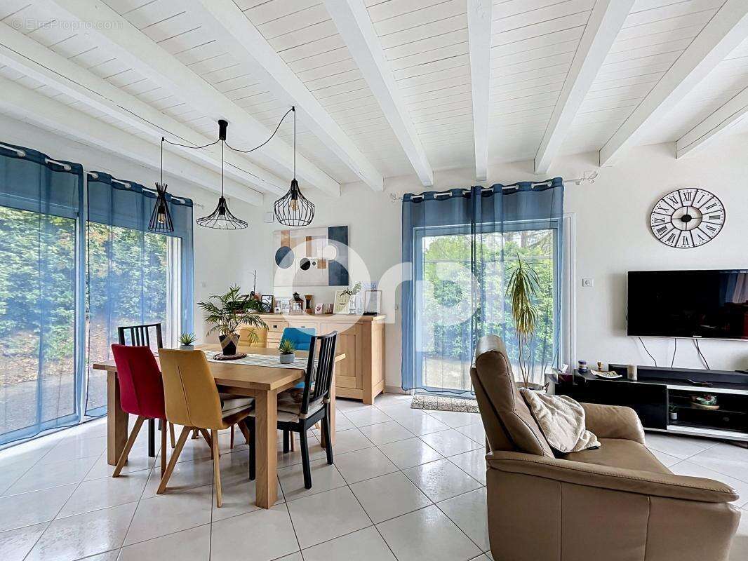 Maison à JUGEALS-NAZARETH