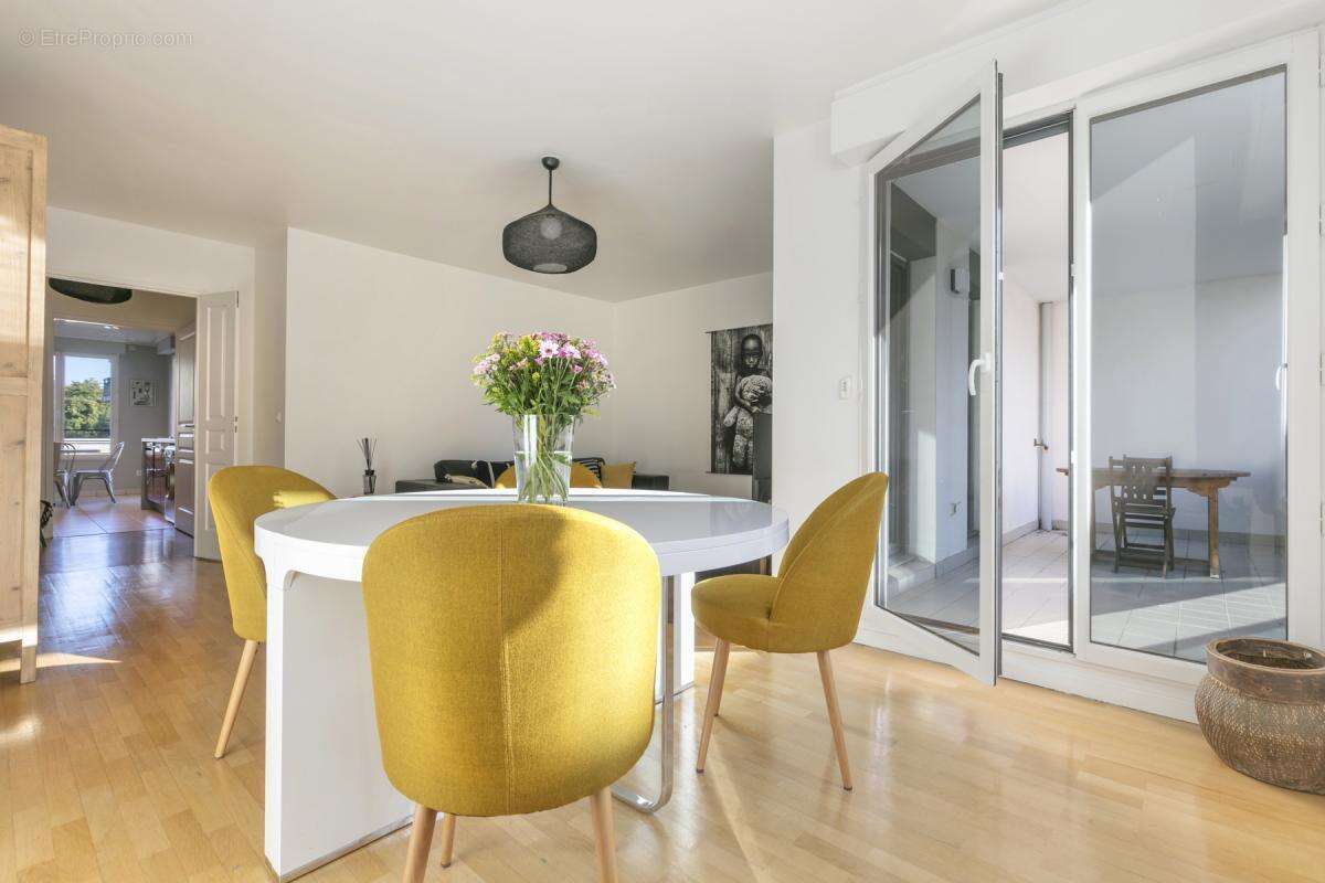 Appartement à ISSY-LES-MOULINEAUX