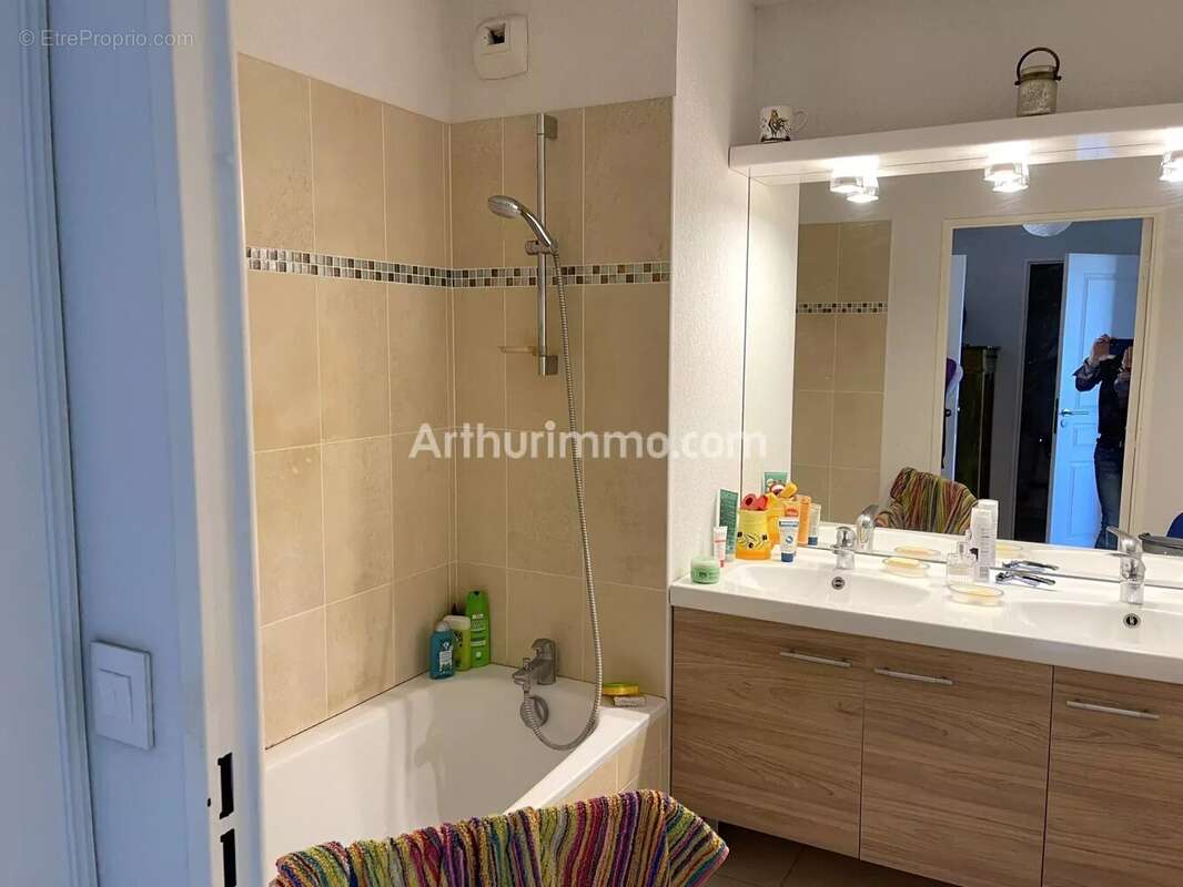 Appartement à COGOLIN
