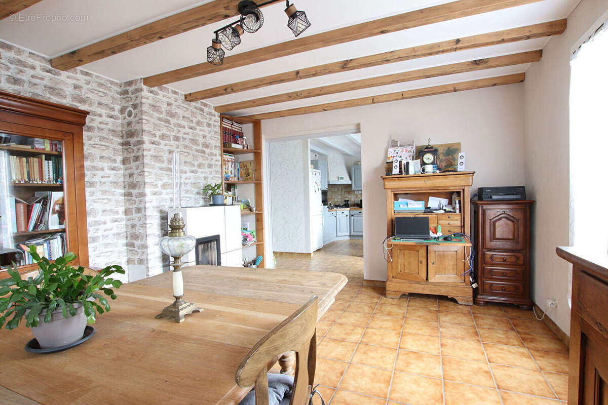 Maison à VOUILLE