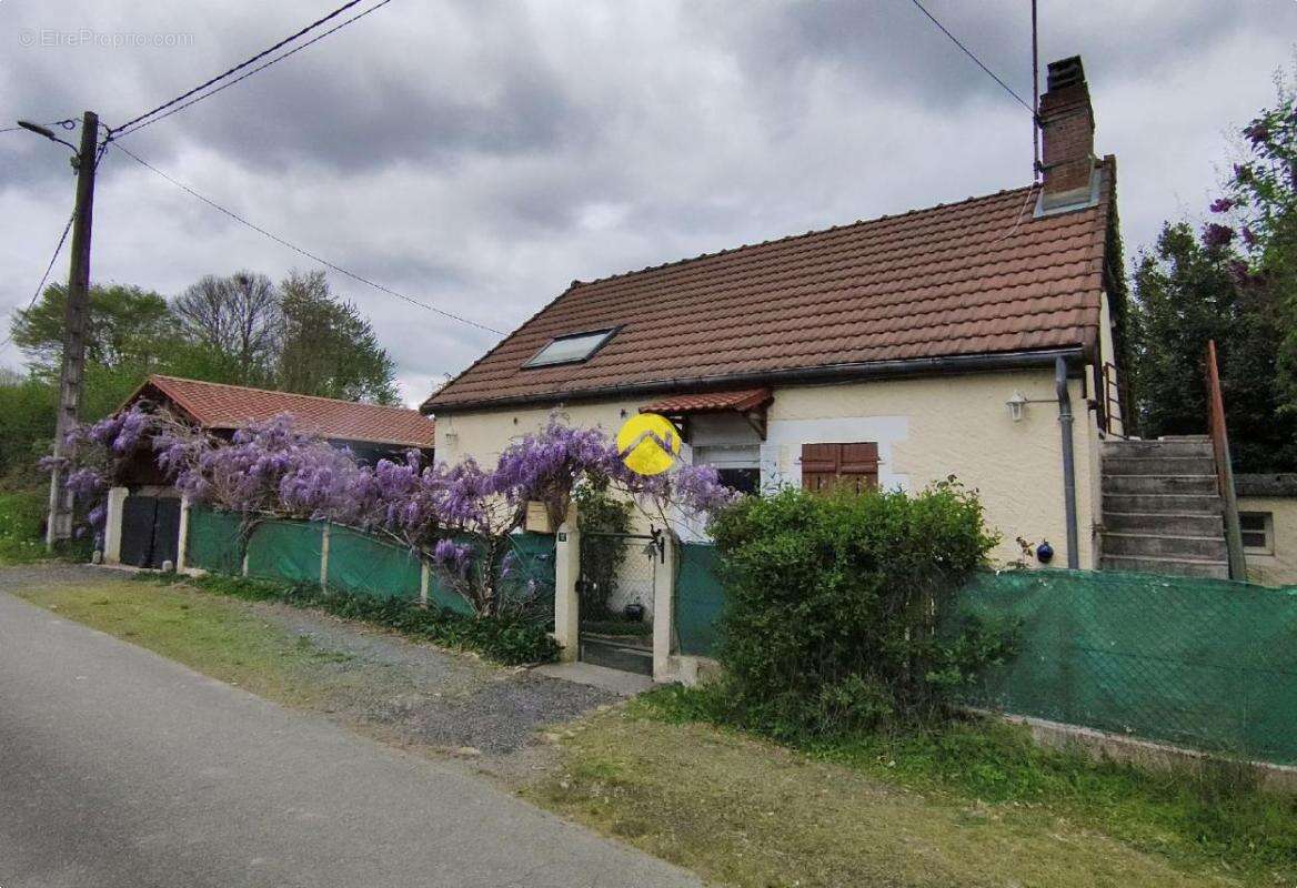 Maison à MORTROUX