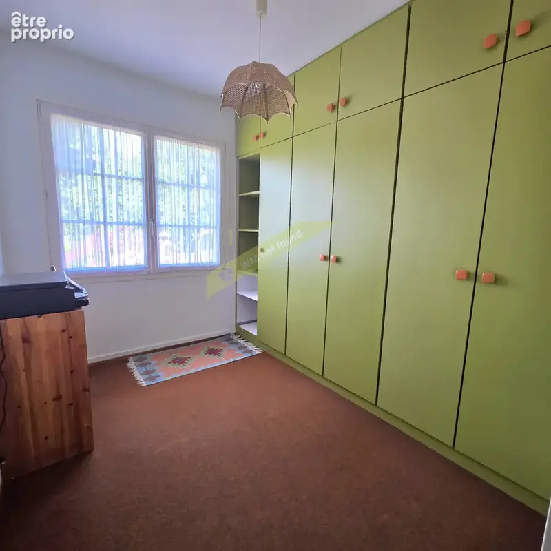 Maison de plain-pied dans un cadre verdoyant exceptionnel de 31 ares - photo 13