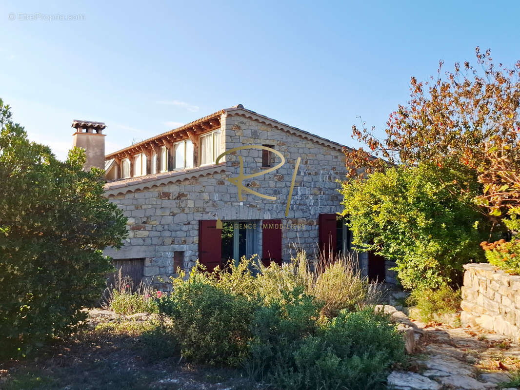 Maison à BARJAC