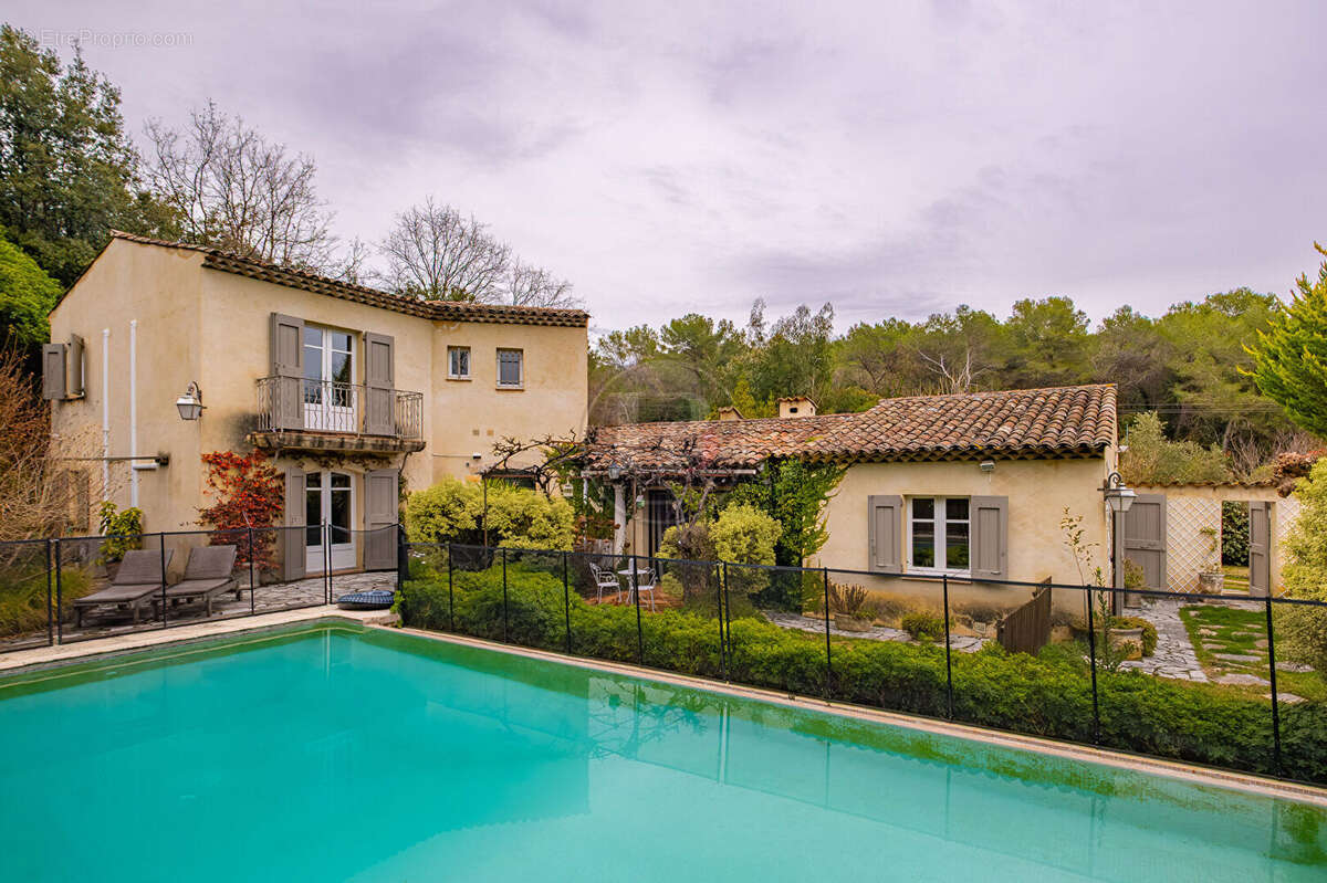 Maison à ROQUEFORT-LES-PINS