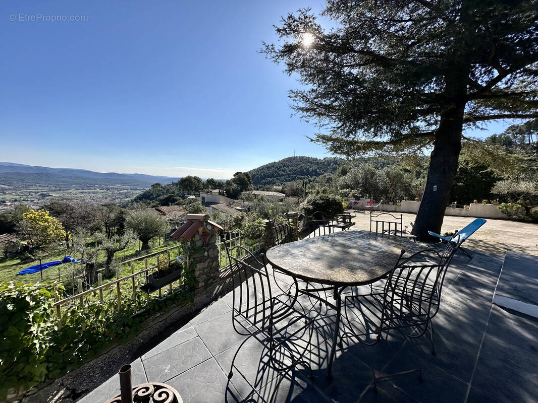 Maison à SOLLIES-VILLE