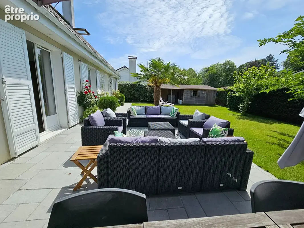 Maison Voisins Le Bretonneux 8 pièce(s) 182 m2 - photo 12