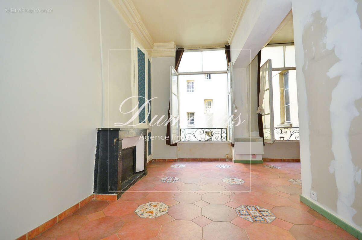 Appartement à PARIS-4E