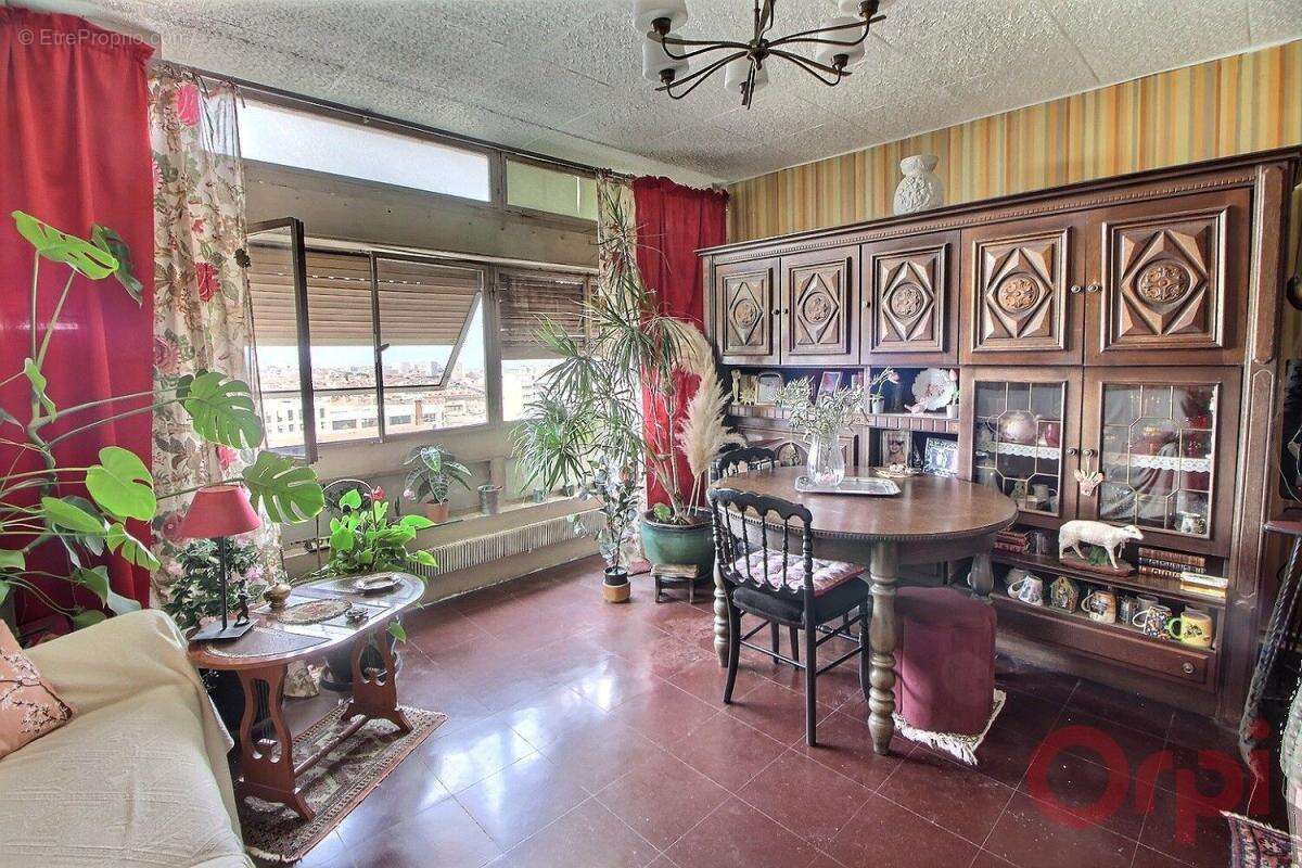 Appartement à MARSEILLE-3E