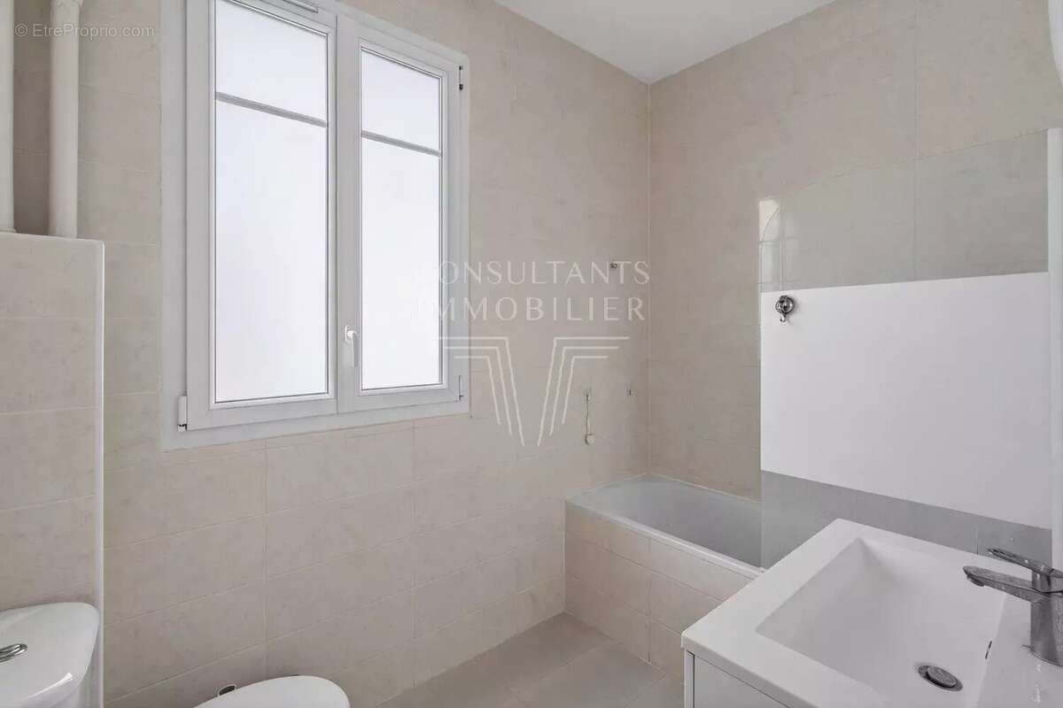 Appartement à PARIS-17E