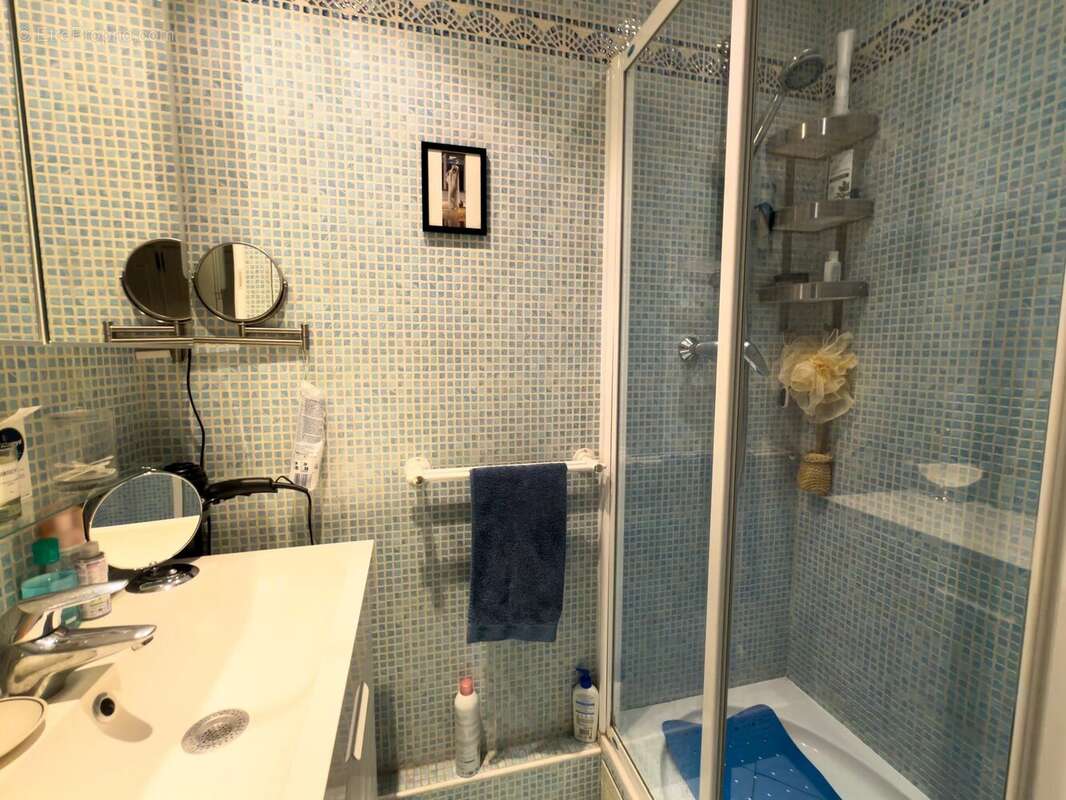 Appartement à LES PAVILLONS-SOUS-BOIS