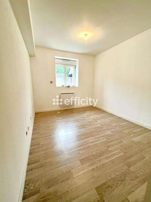 Maison 165 m² à Nanteuil-La-Fosse  - photo 16
