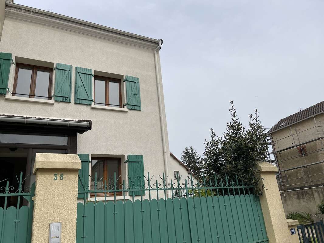 Maison à PUTEAUX
