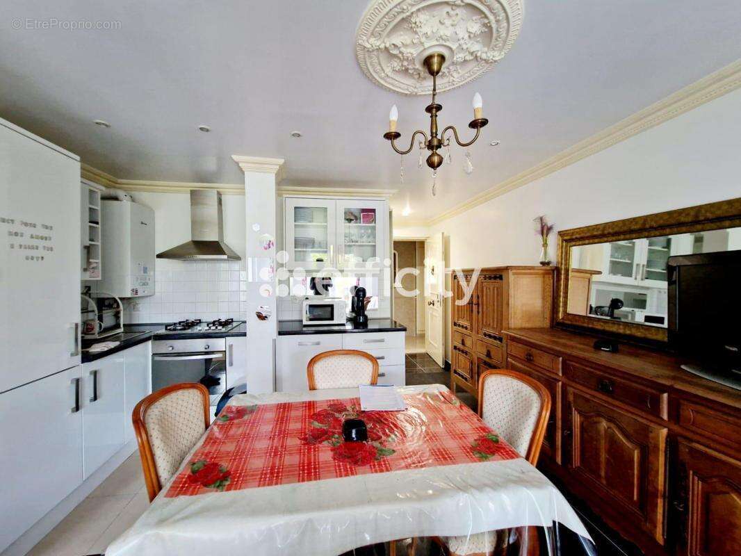 Appartement à L'HAY-LES-ROSES