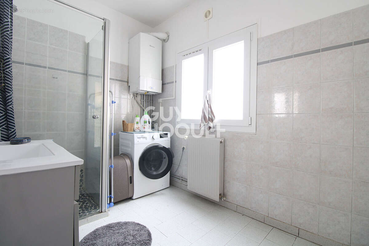 Appartement à BRIE-COMTE-ROBERT