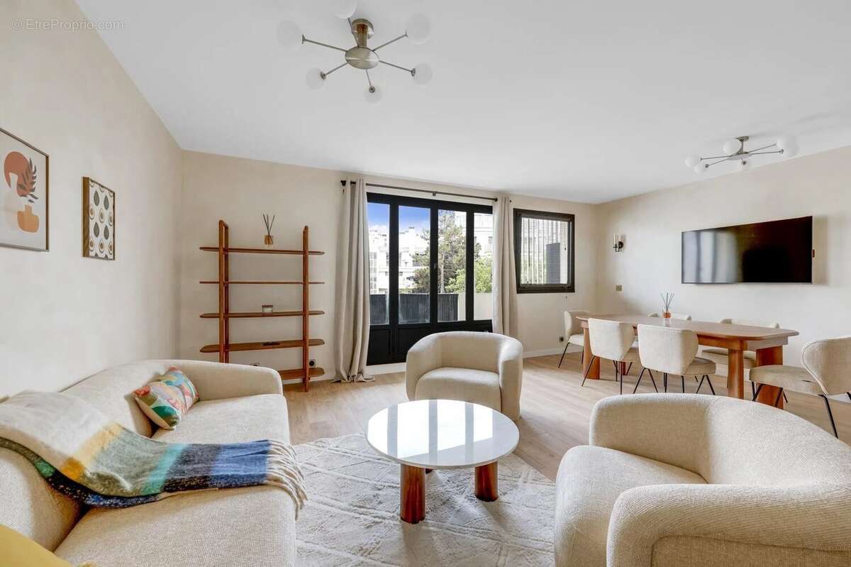 Appartement à NEUILLY-SUR-SEINE