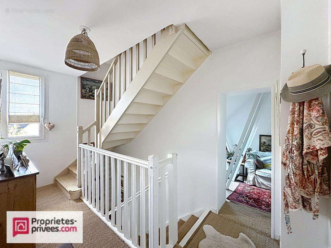Coup de coeur à Touques ? Maison de 100 m² rénovée avec jardin intimiste et garage à 5 min de Deauville - photo 15