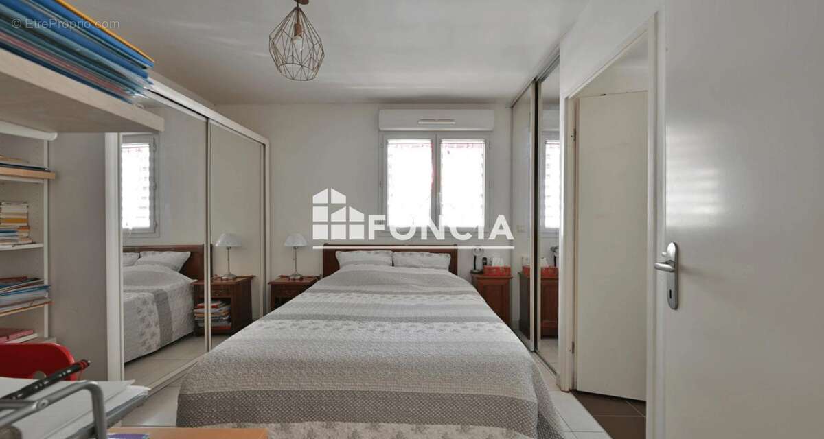 RARE : Villa de standing F5 à Port-Marianne avec jardin et 2 garages - photo 9