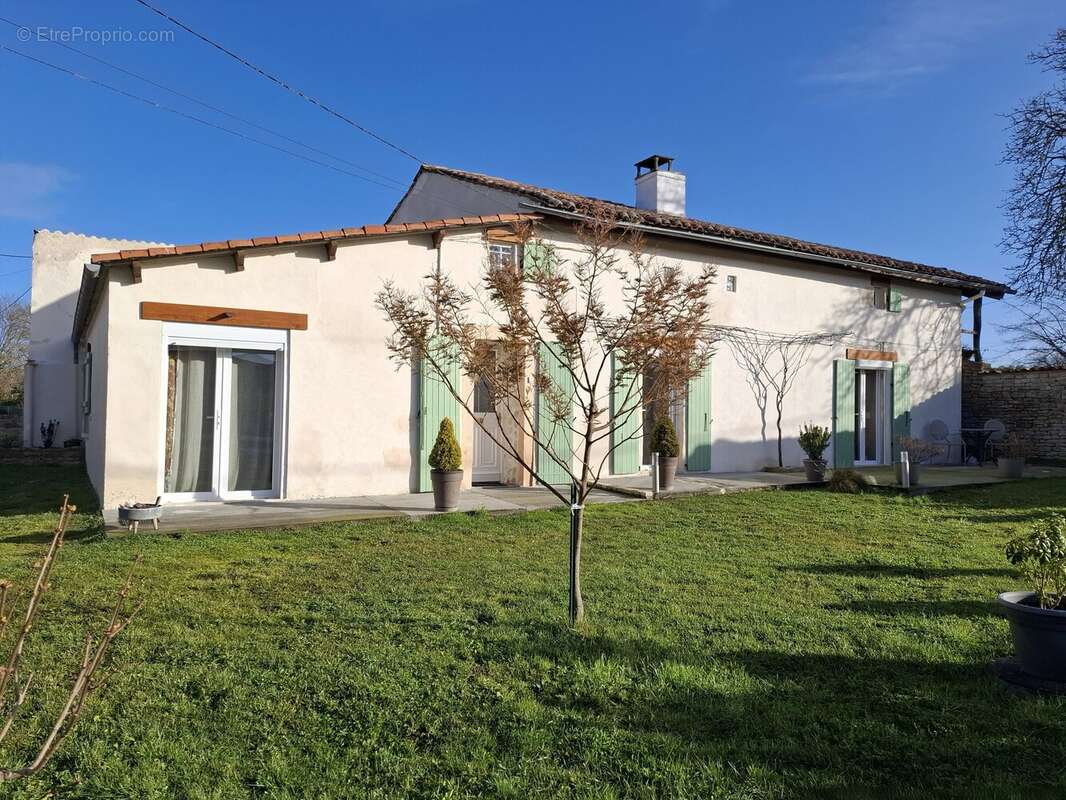 Maison à PAIZAY-LE-CHAPT