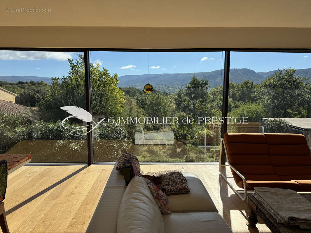 Une villa contemporaine en bois et acier en position dominante - photo 20