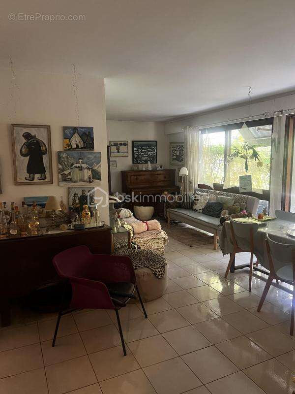 Appartement à CHILLY-MAZARIN