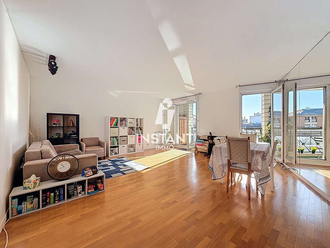 Appartement à CHARENTON-LE-PONT
