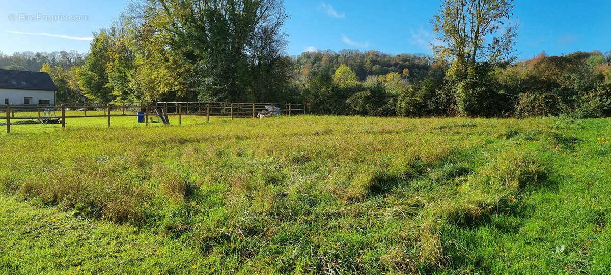 Terrain à FORGES-LES-EAUX