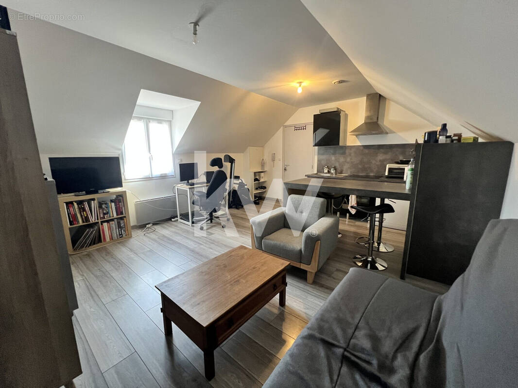 Appartement à LA CHAPELLE-SAINT-MESMIN