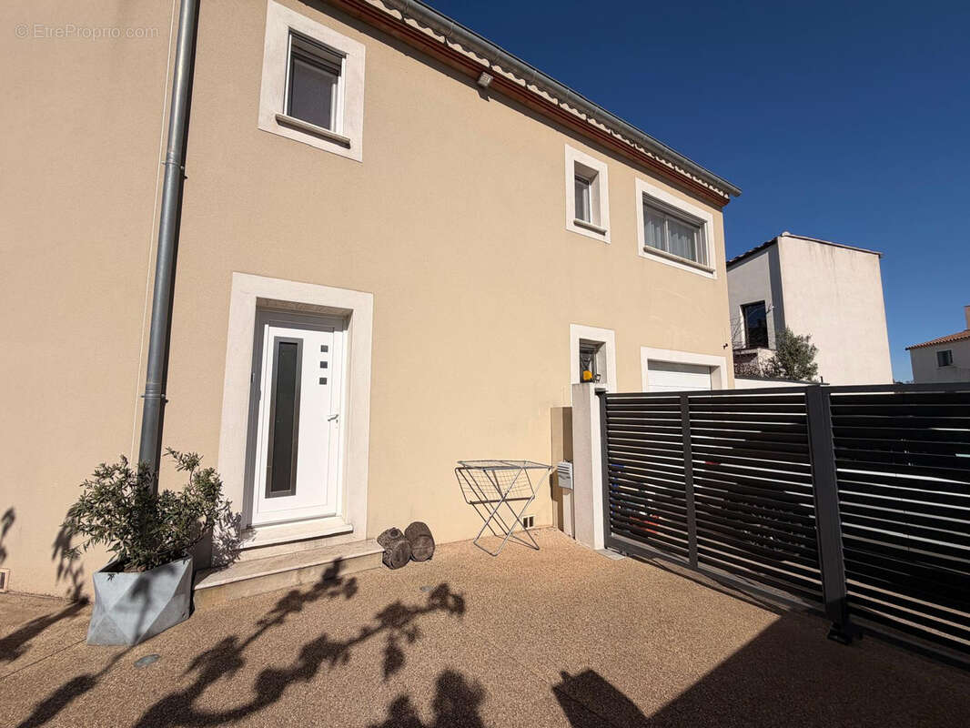 Maison à SAINT-GILLES