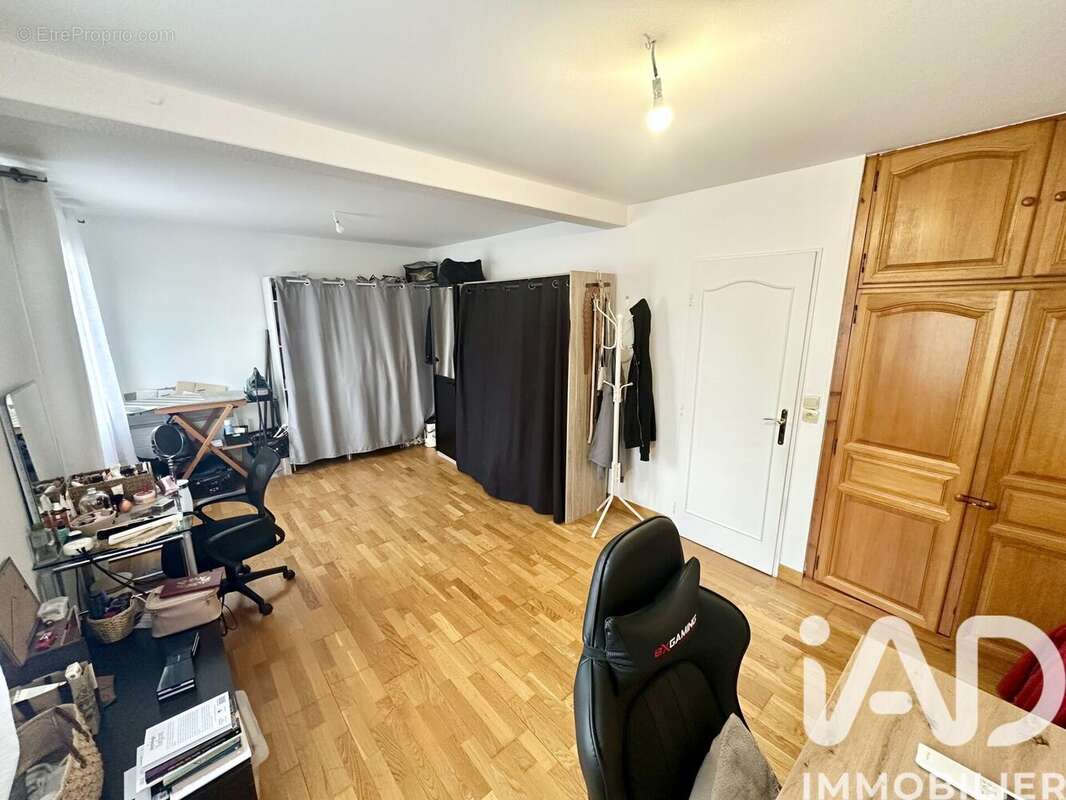 Photo 8