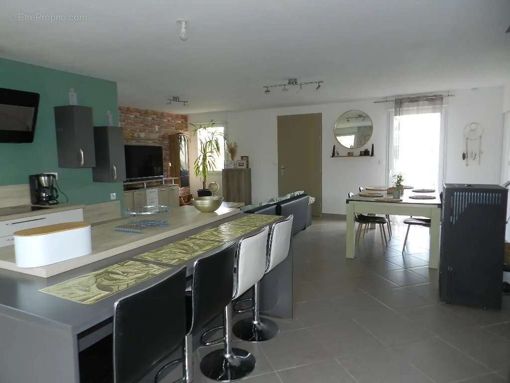 Maison à SAINT-PIERRE-SUR-DIVES