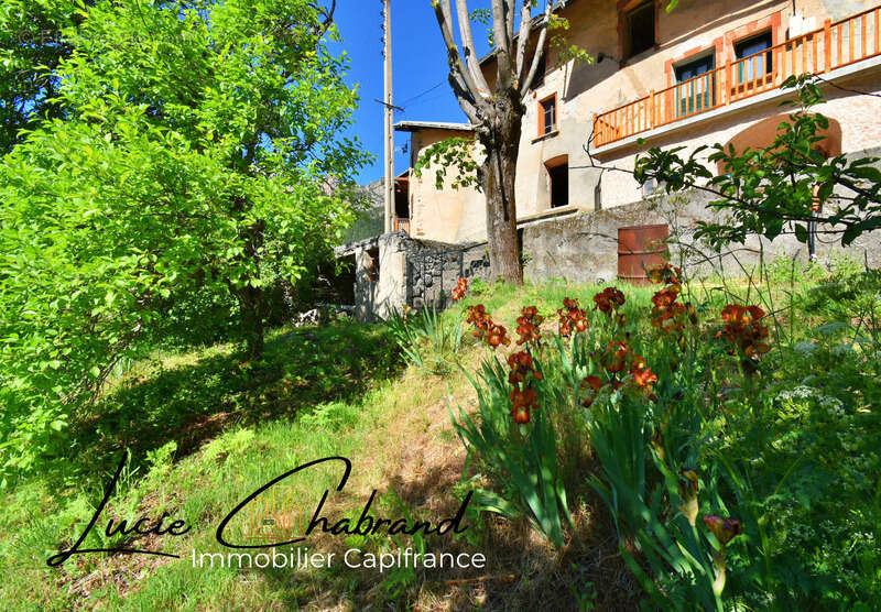 Maison à LA ROCHE-DE-RAME