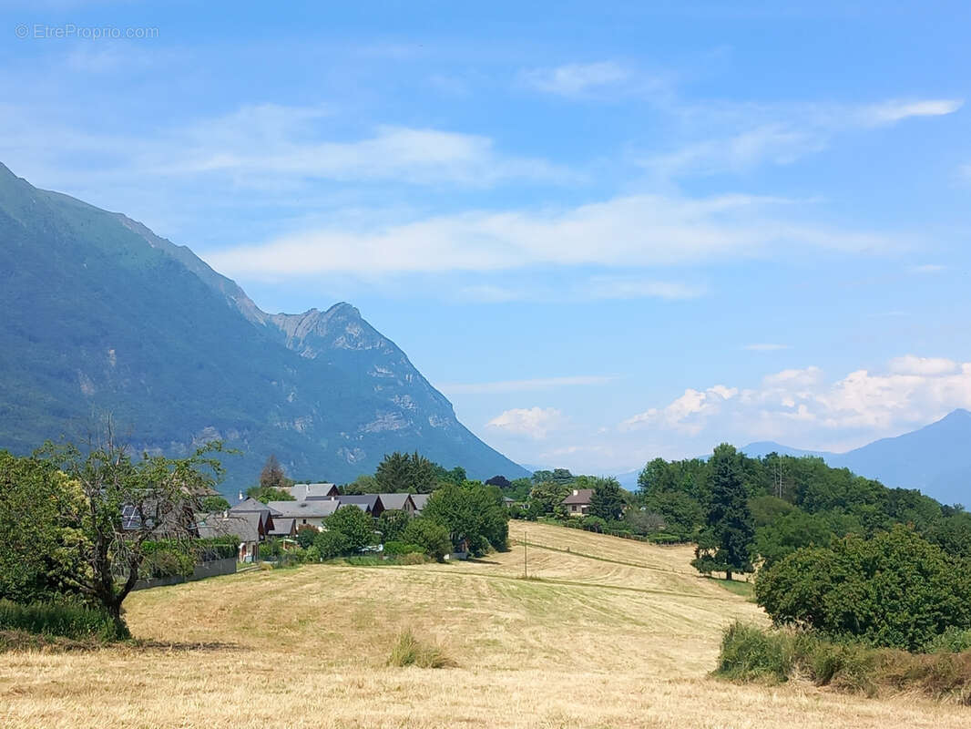 Terrain à CHAMOUSSET