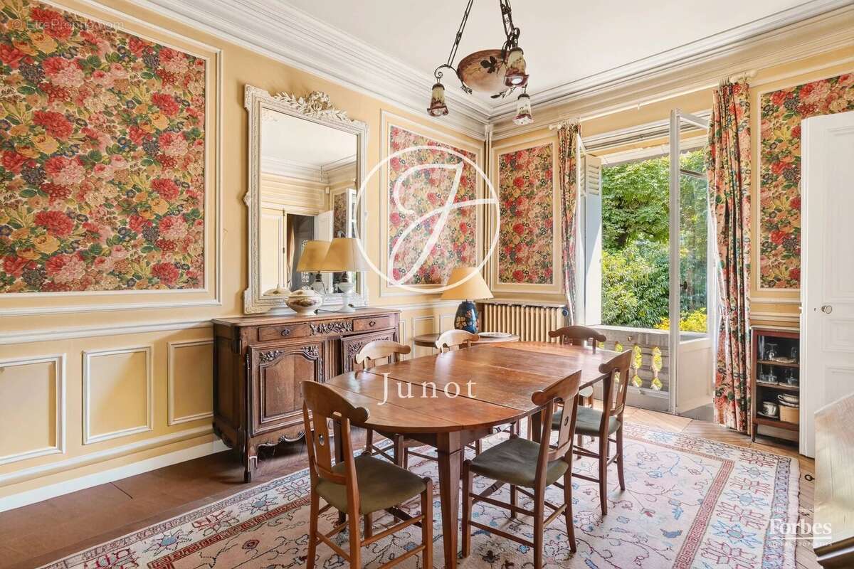 Maison à LE VESINET