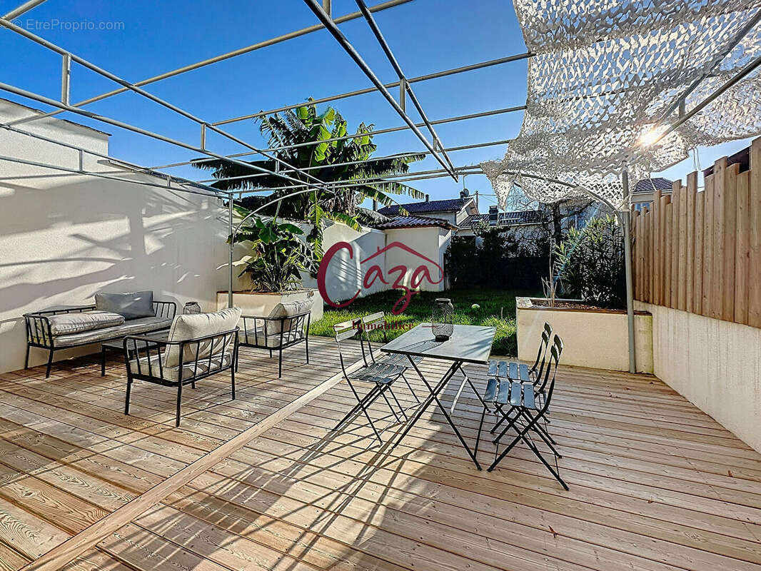 Maison à CAMBLANES-ET-MEYNAC