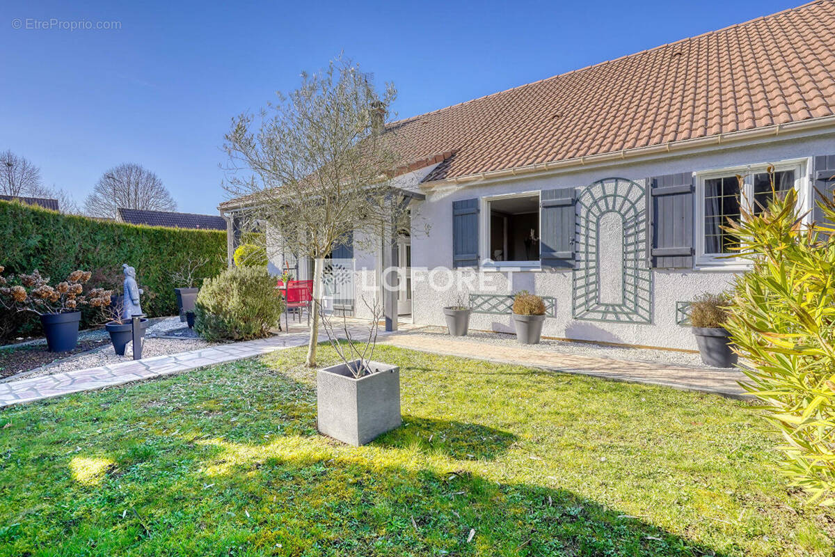 Maison à OZOIR-LA-FERRIERE