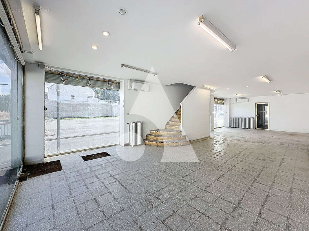 Appartement à QUIEVRECHAIN