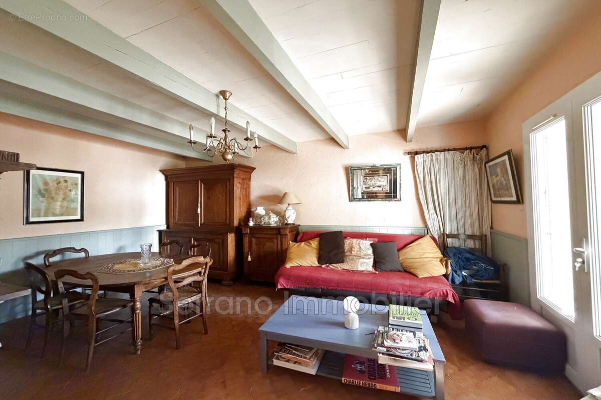 Maison 214 m² à Graveson  - photo 6