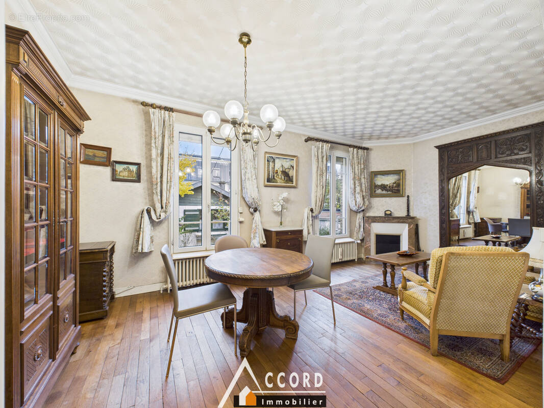 Maison à SARTROUVILLE