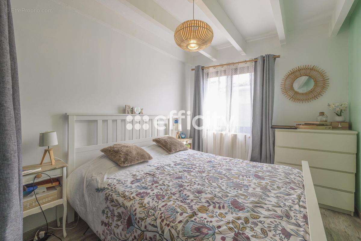 Maison 155 m² à Abzac  - photo 6