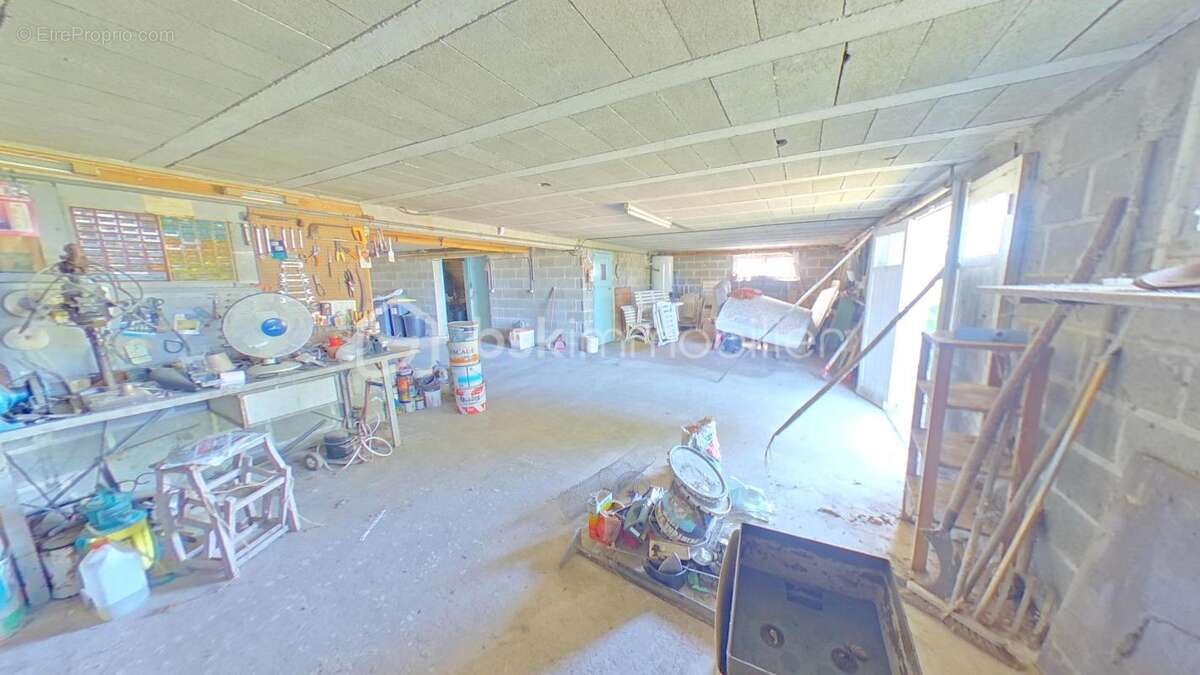 Maison à THORIGNY-SUR-OREUSE