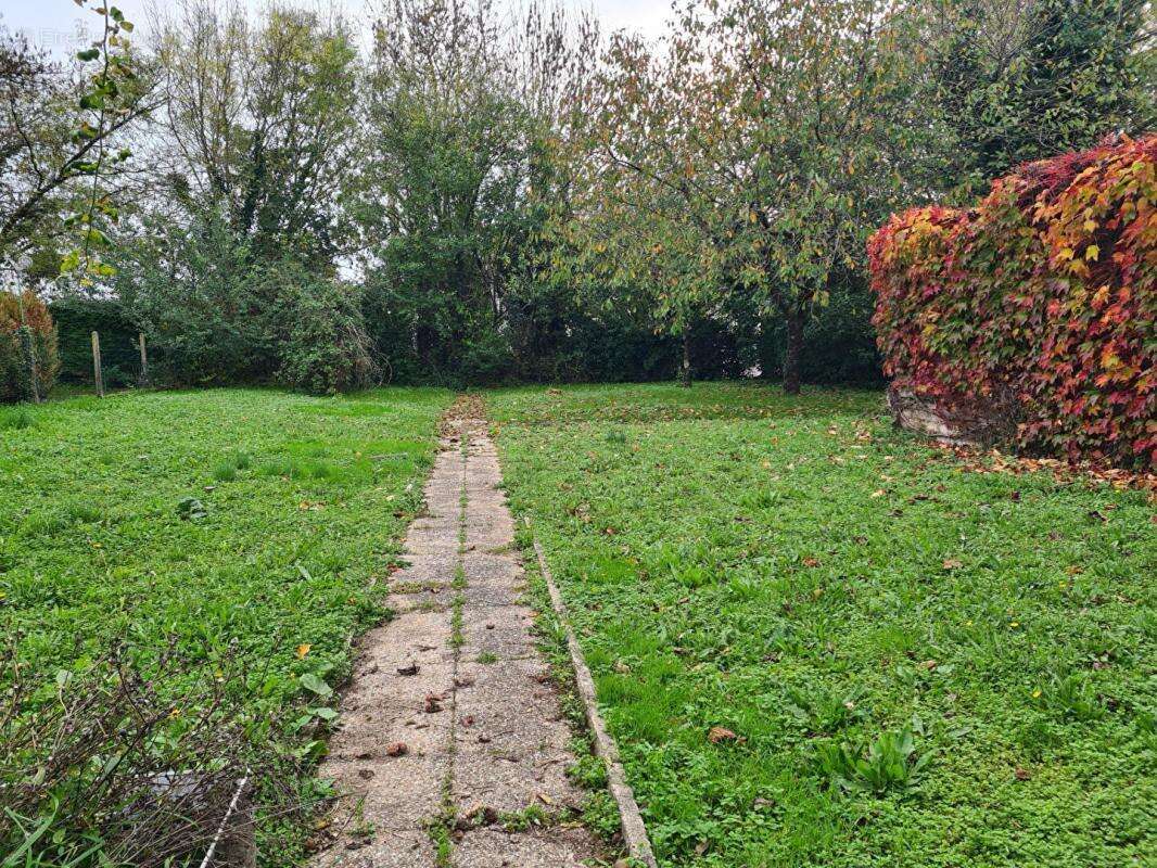 Maison à SAINT-GEORGES-DES-COTEAUX