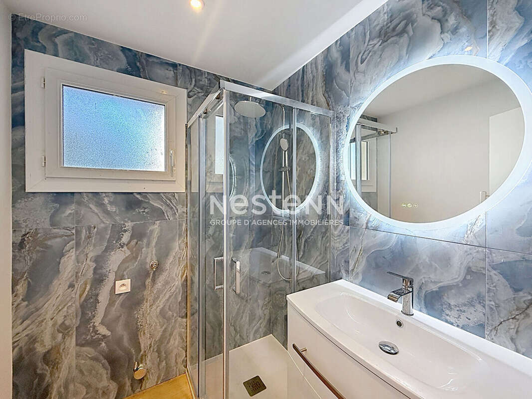 Appartement à VALLAURIS