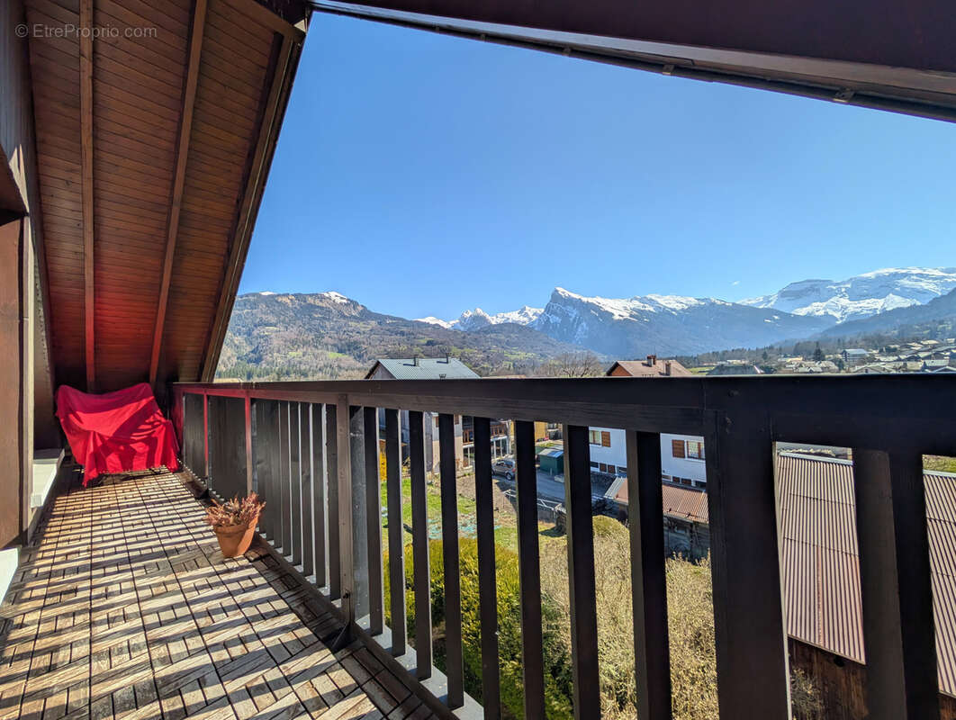 Appartement à MORILLON