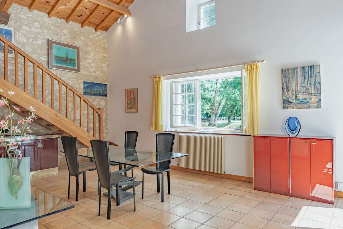 Maison à MONBALEN
