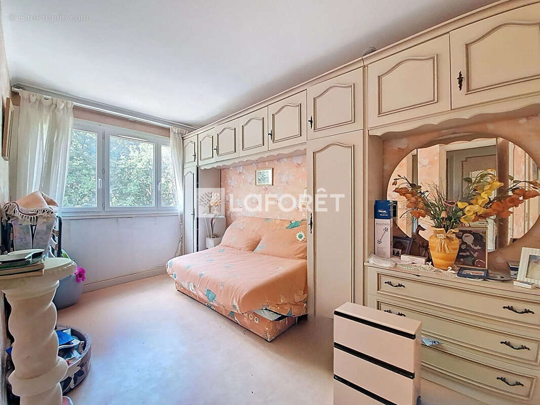 Appartement à VERNEUIL-SUR-SEINE