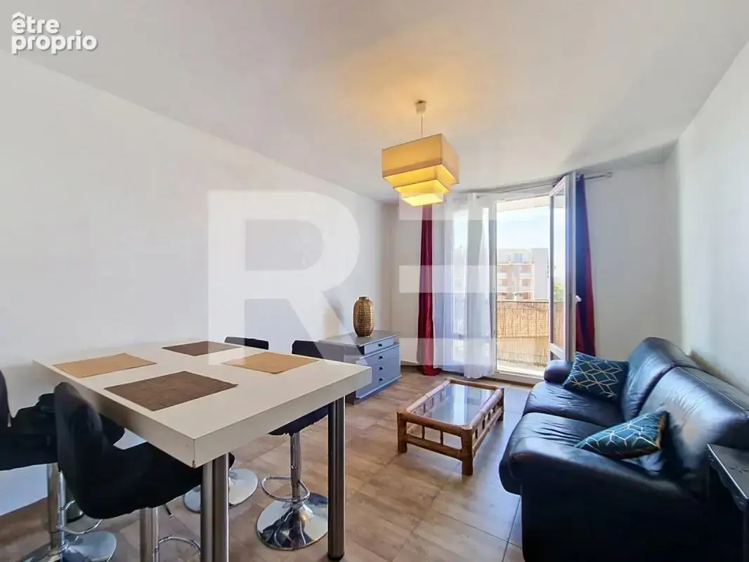 Apt T2 balcons avec 1 chambre, une cave, un parking sécurisé - photo 3