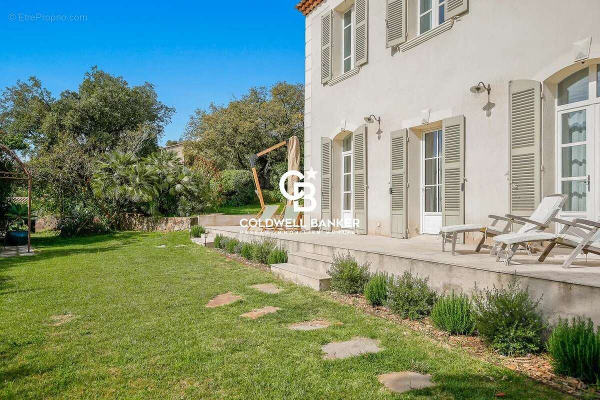 Maison à CARQUEIRANNE