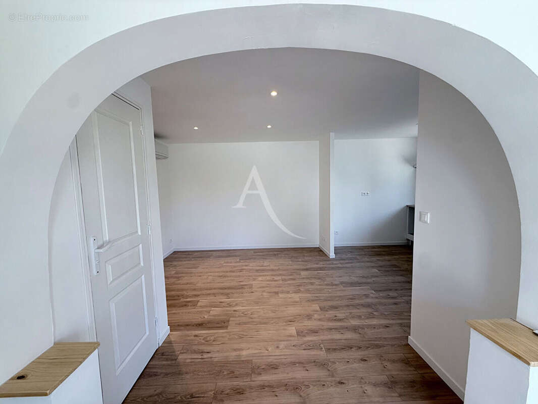 Maison familiale lumineuse rénovée avec dépendance à fort potentiel - Les Coudreaux Chelles - photo 8