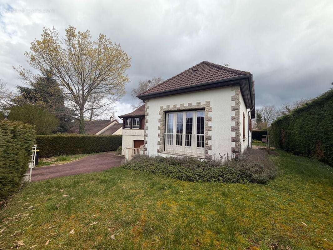 Maison à VARENNES-VAUZELLES