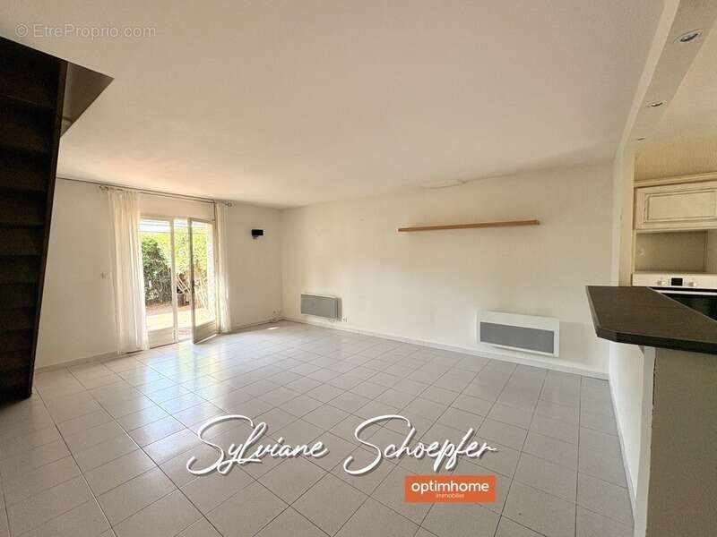 Appartement à SAINT-PAUL-TROIS-CHATEAUX